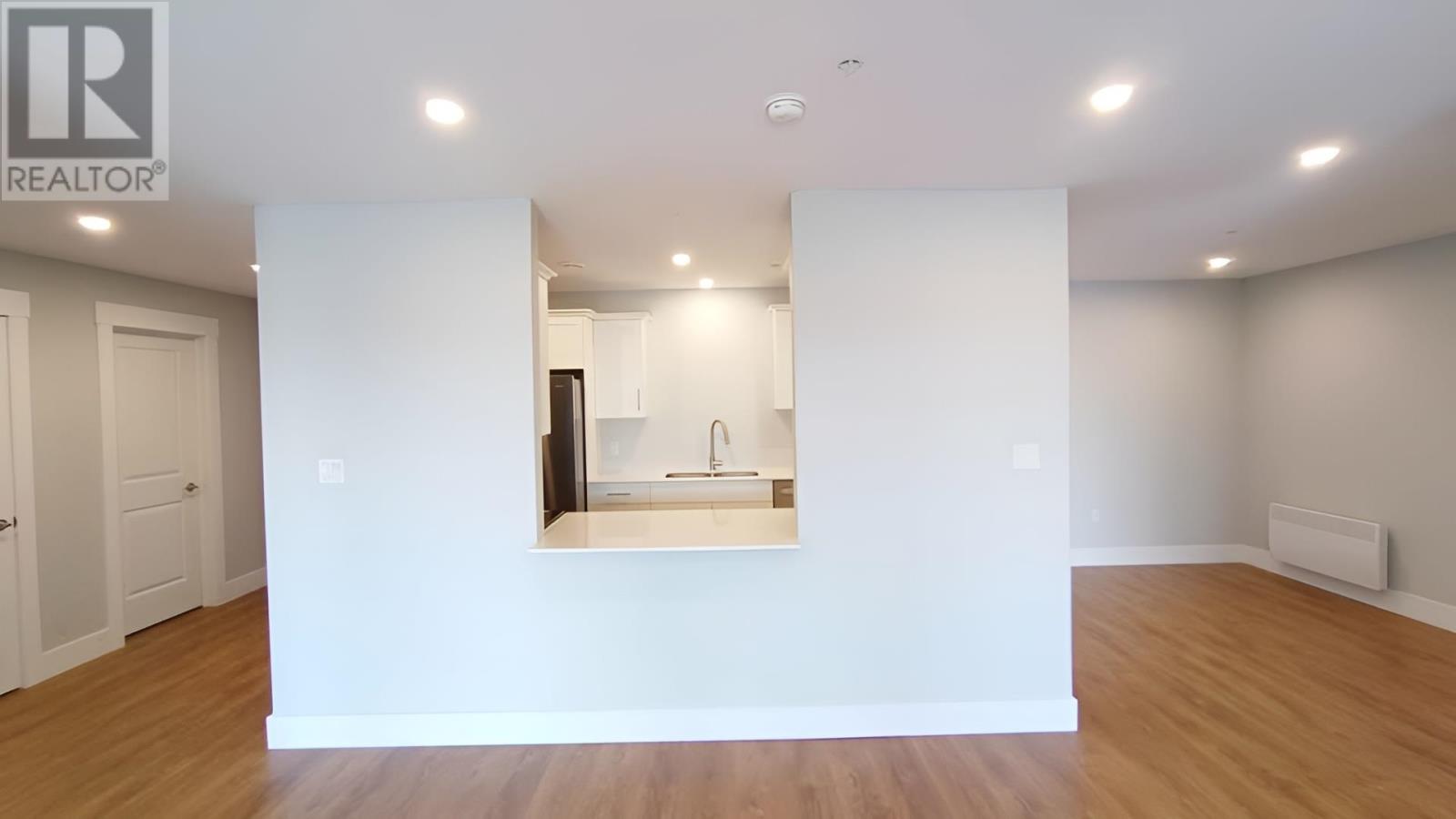 #404 18 Gilbert Drive - 8