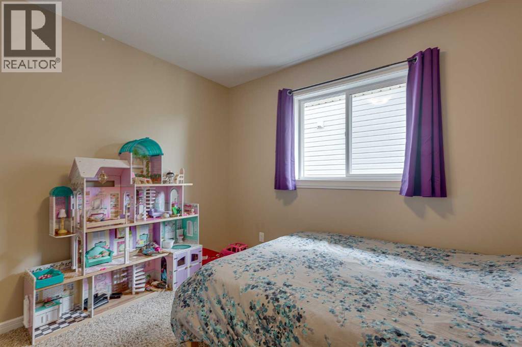 74 Mackenzie Crescent — photo 20