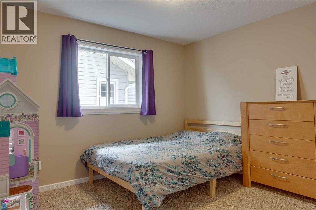 74 Mackenzie Crescent — photo 19