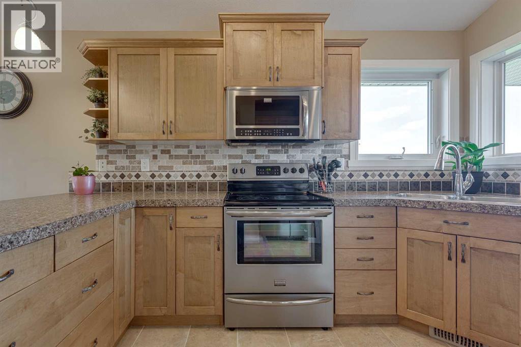 74 Mackenzie Crescent — photo 15