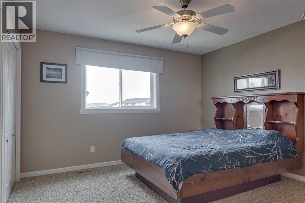 74 Mackenzie Crescent — photo 23