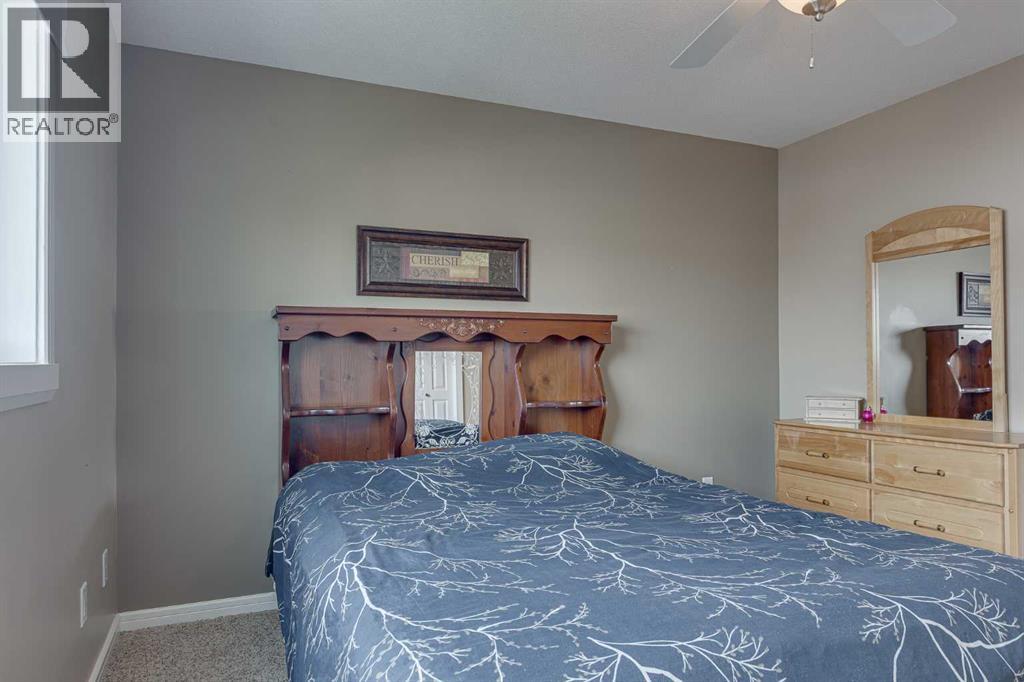 74 Mackenzie Crescent — photo 24