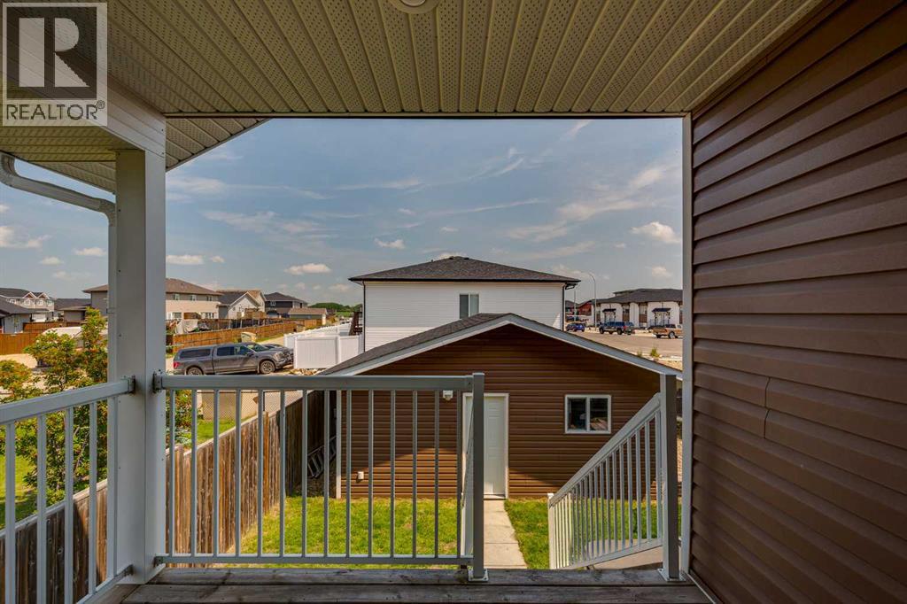 74 Mackenzie Crescent — photo 43
