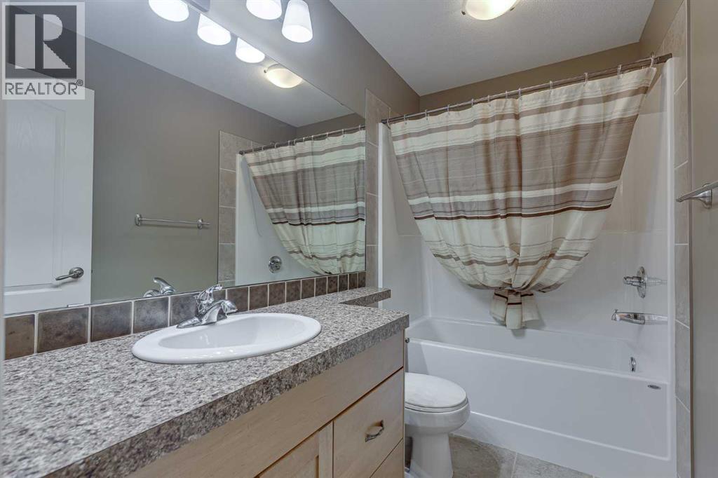 74 Mackenzie Crescent — photo 22