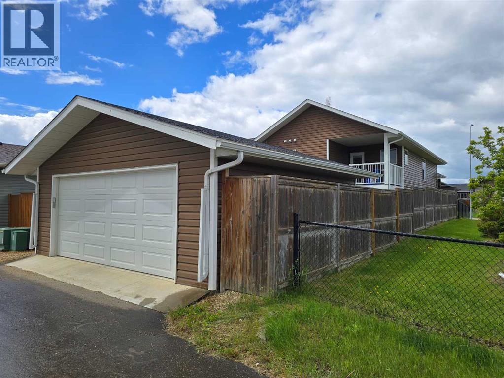 74 Mackenzie Crescent — photo 47