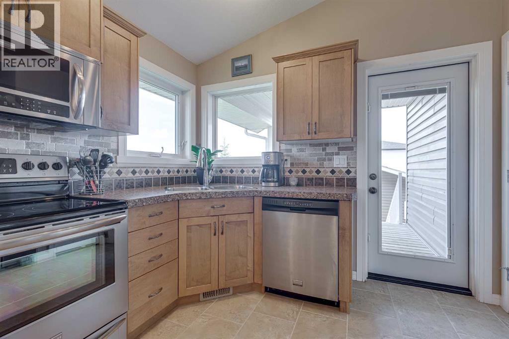 74 Mackenzie Crescent — photo 16