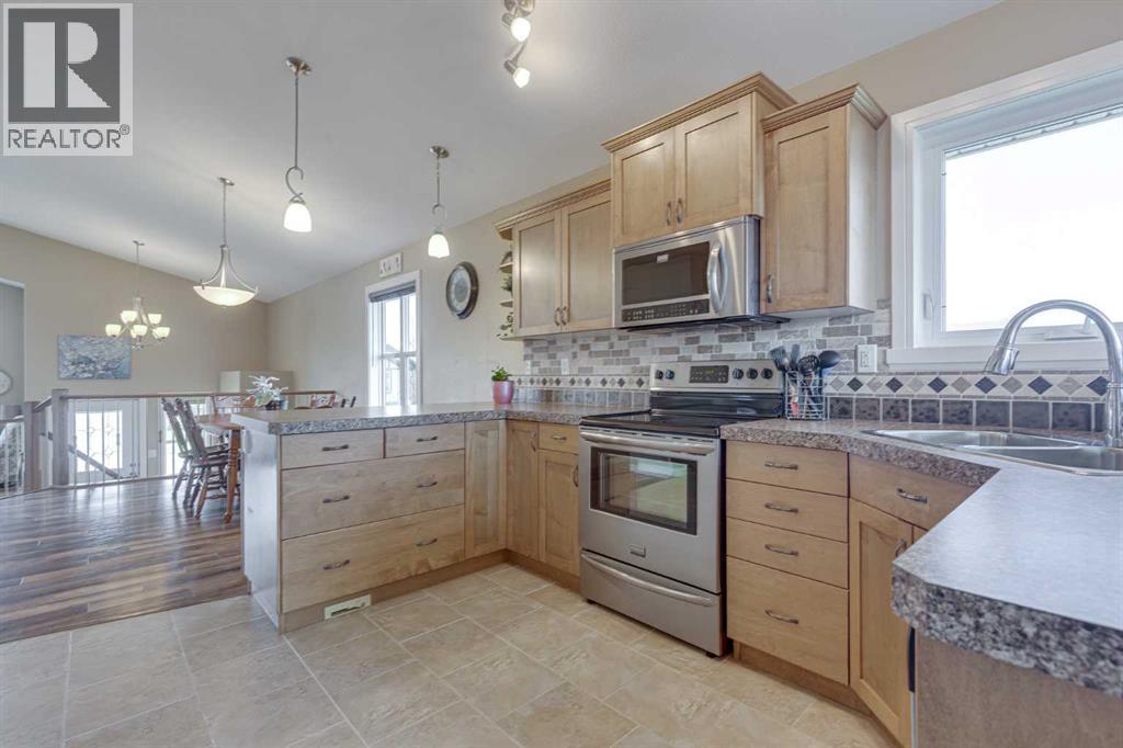 74 Mackenzie Crescent — photo 18