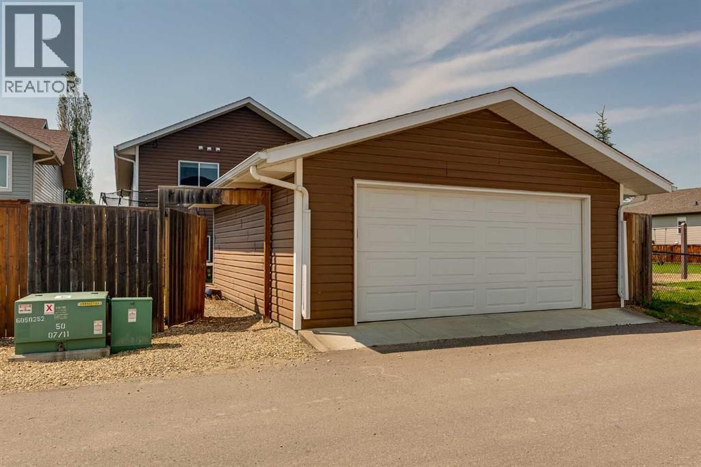 74 Mackenzie Crescent — photo 46