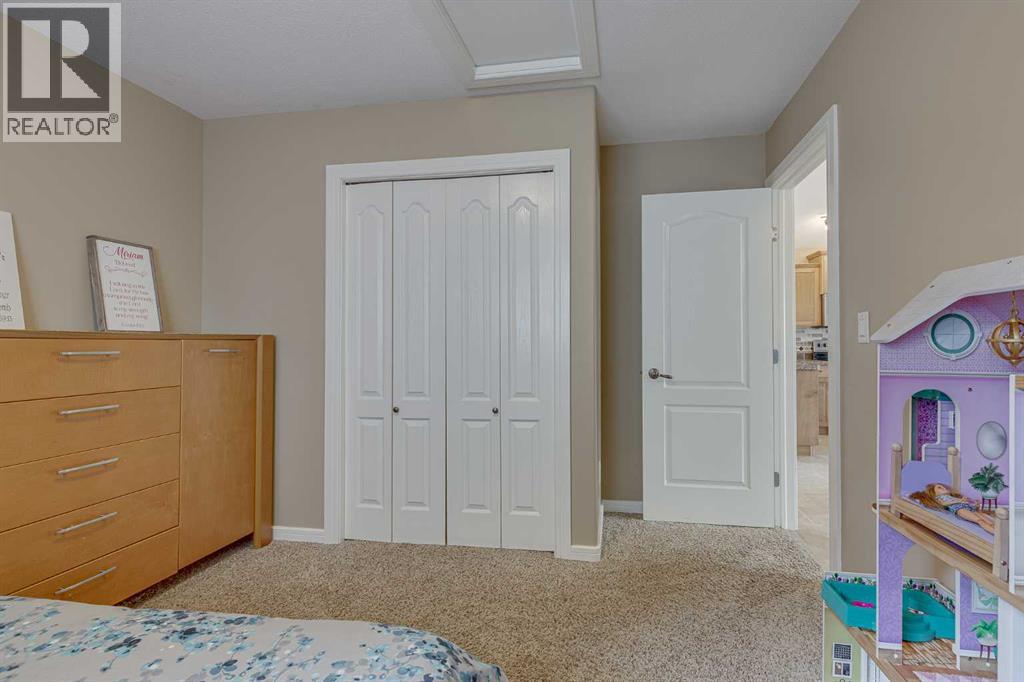 74 Mackenzie Crescent — photo 21