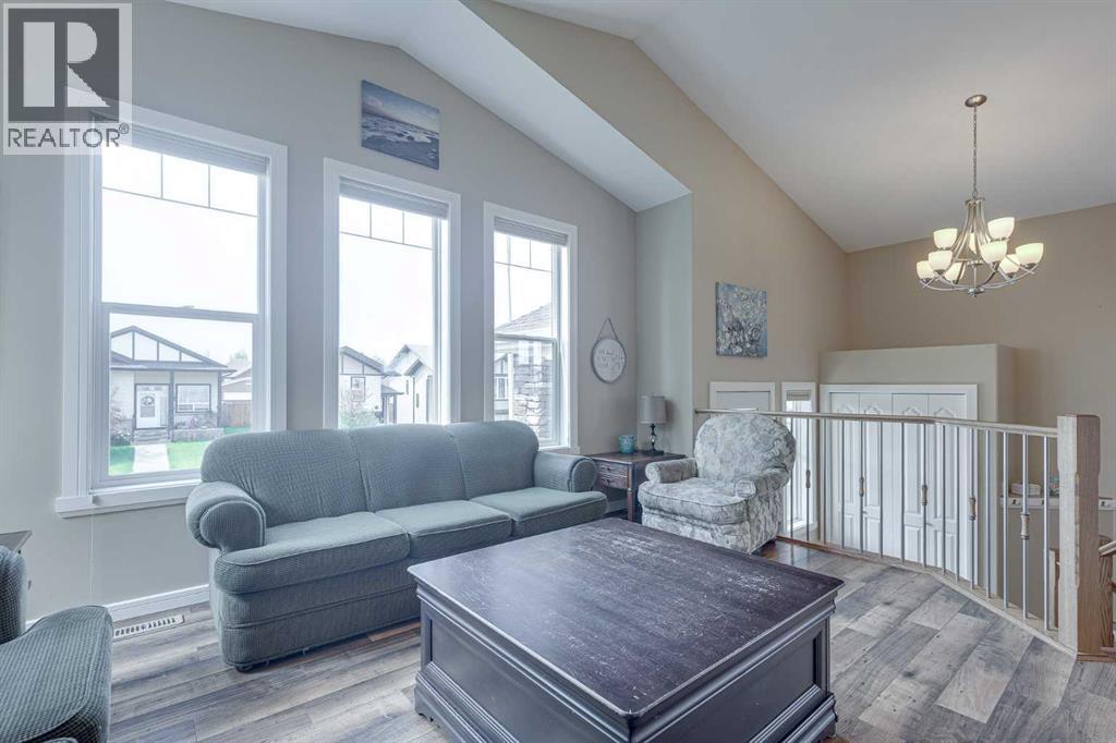 74 Mackenzie Crescent — photo 8