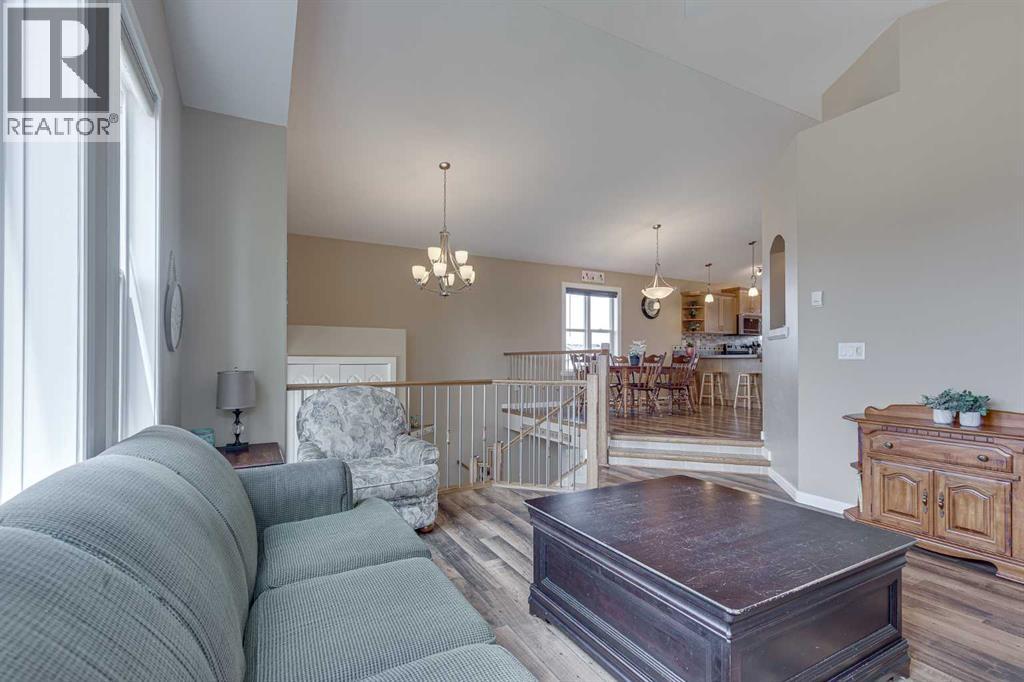 74 Mackenzie Crescent — photo 10