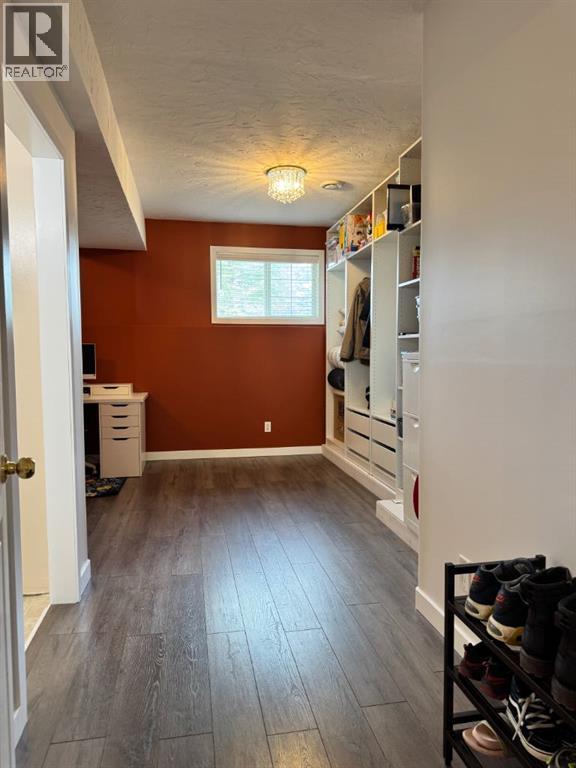 6001 90A Street — photo 32