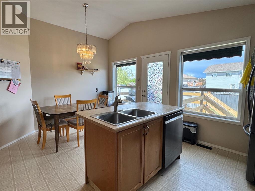 6001 90A Street — photo 16