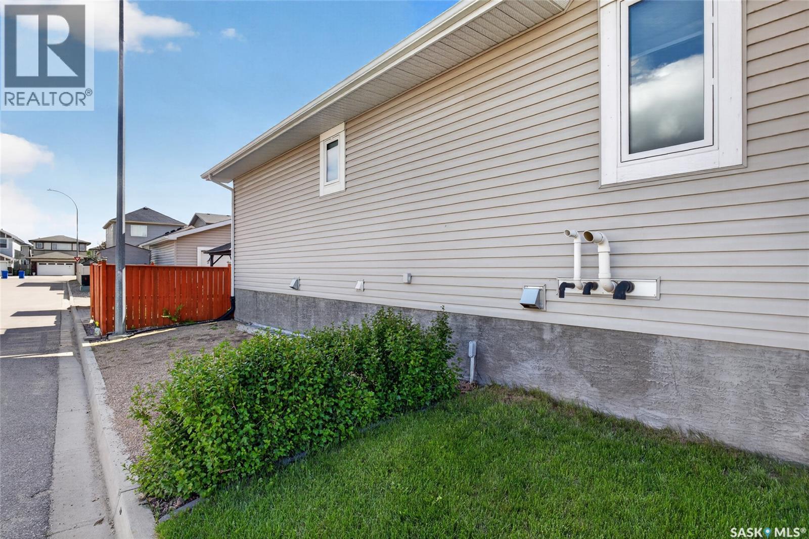2801 Ridgway AVENUE - 36