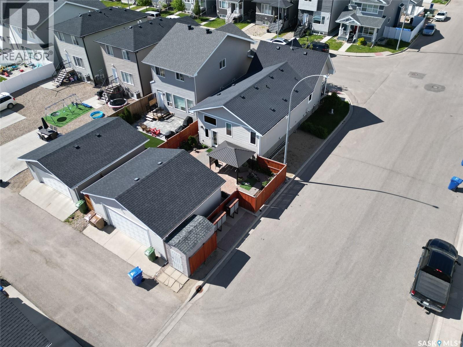 2801 Ridgway AVENUE - 38