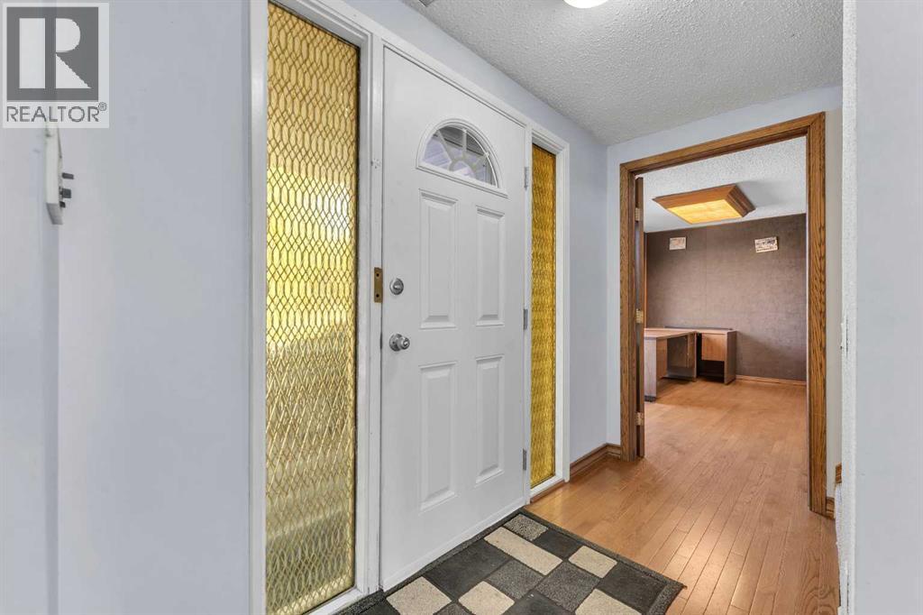 233081 Glenmore View Road - 13