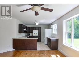 Primary Bedroom - 1028 Medora Lake Road, Muskoka Lakes, ON P0B1J0 Photo 8