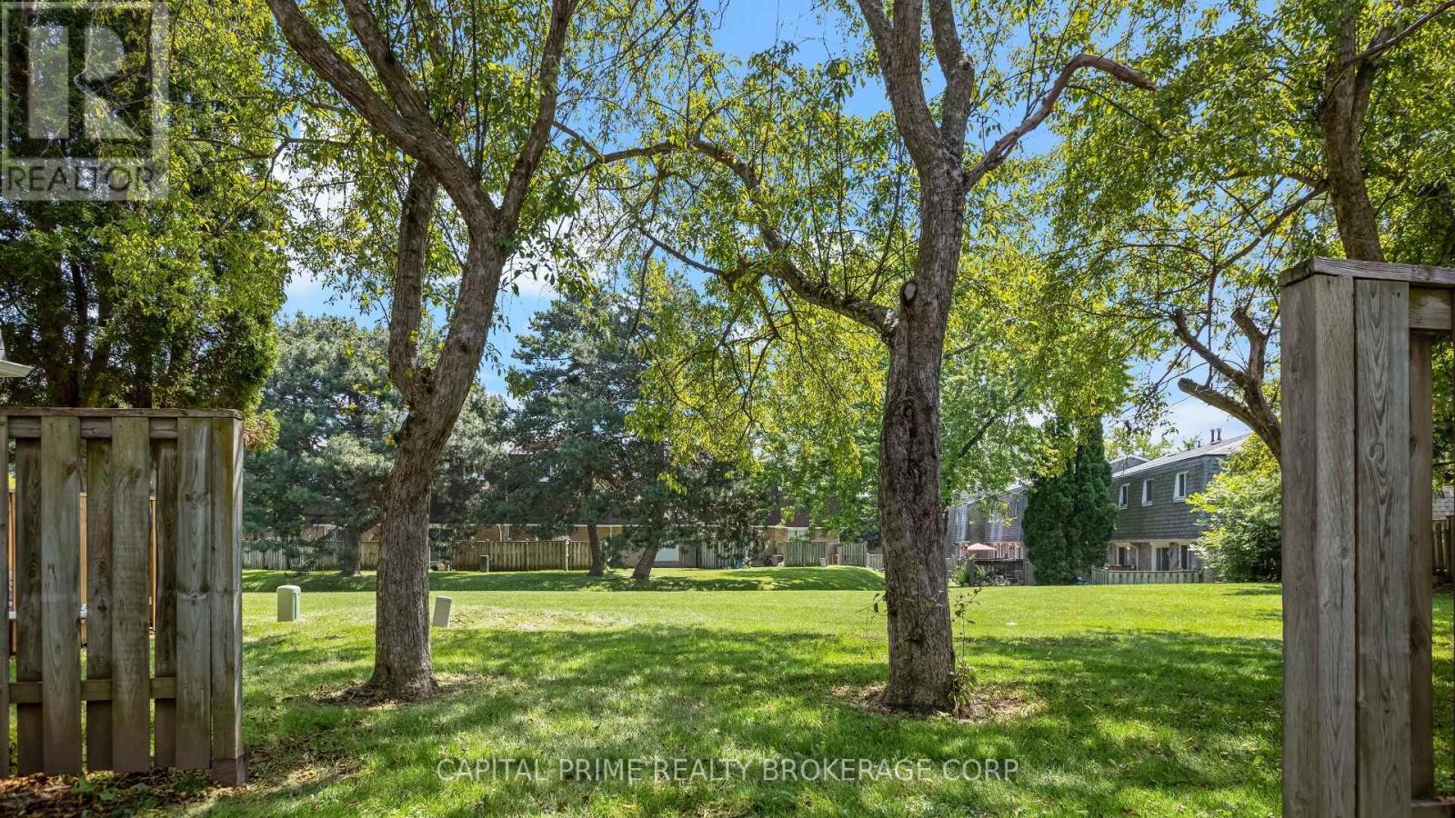 #36 250 BRIDLETOWNE CIRCLE - 34