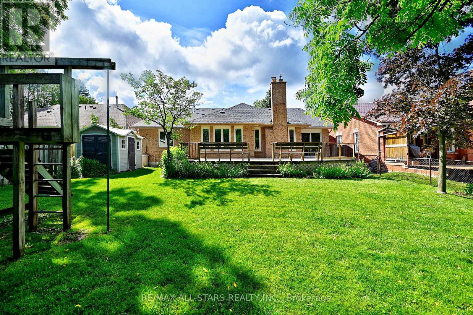 34 CAPTAIN ARMSTRONG LANE - 33