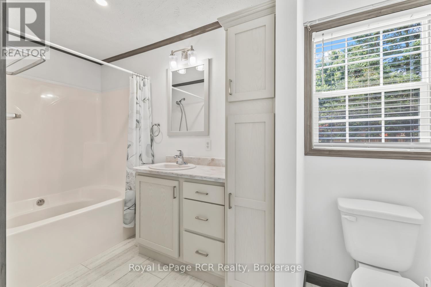 206 SPRUCE DRIVE - 12