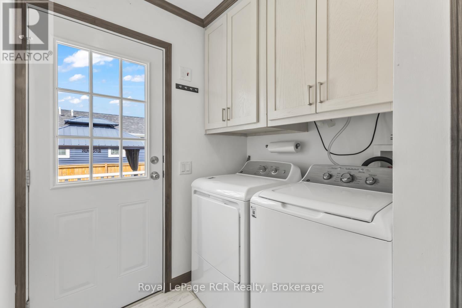 206 SPRUCE DRIVE - 19