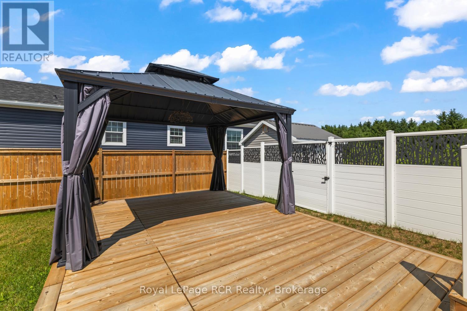 206 SPRUCE DRIVE - 21