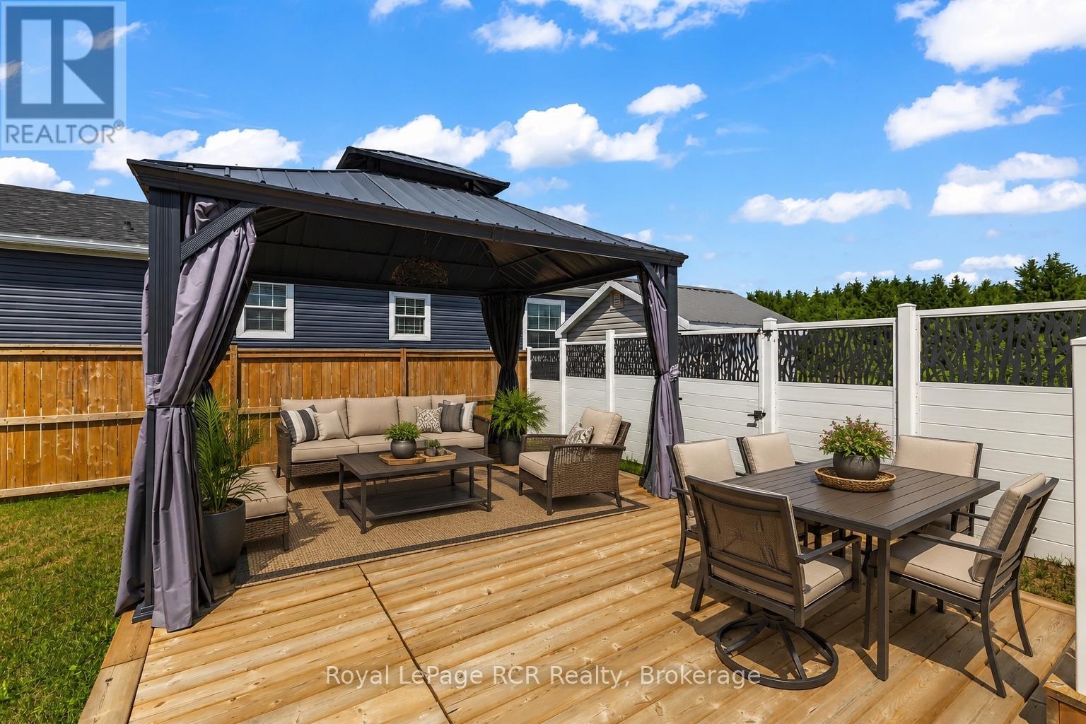 206 SPRUCE DRIVE - 22