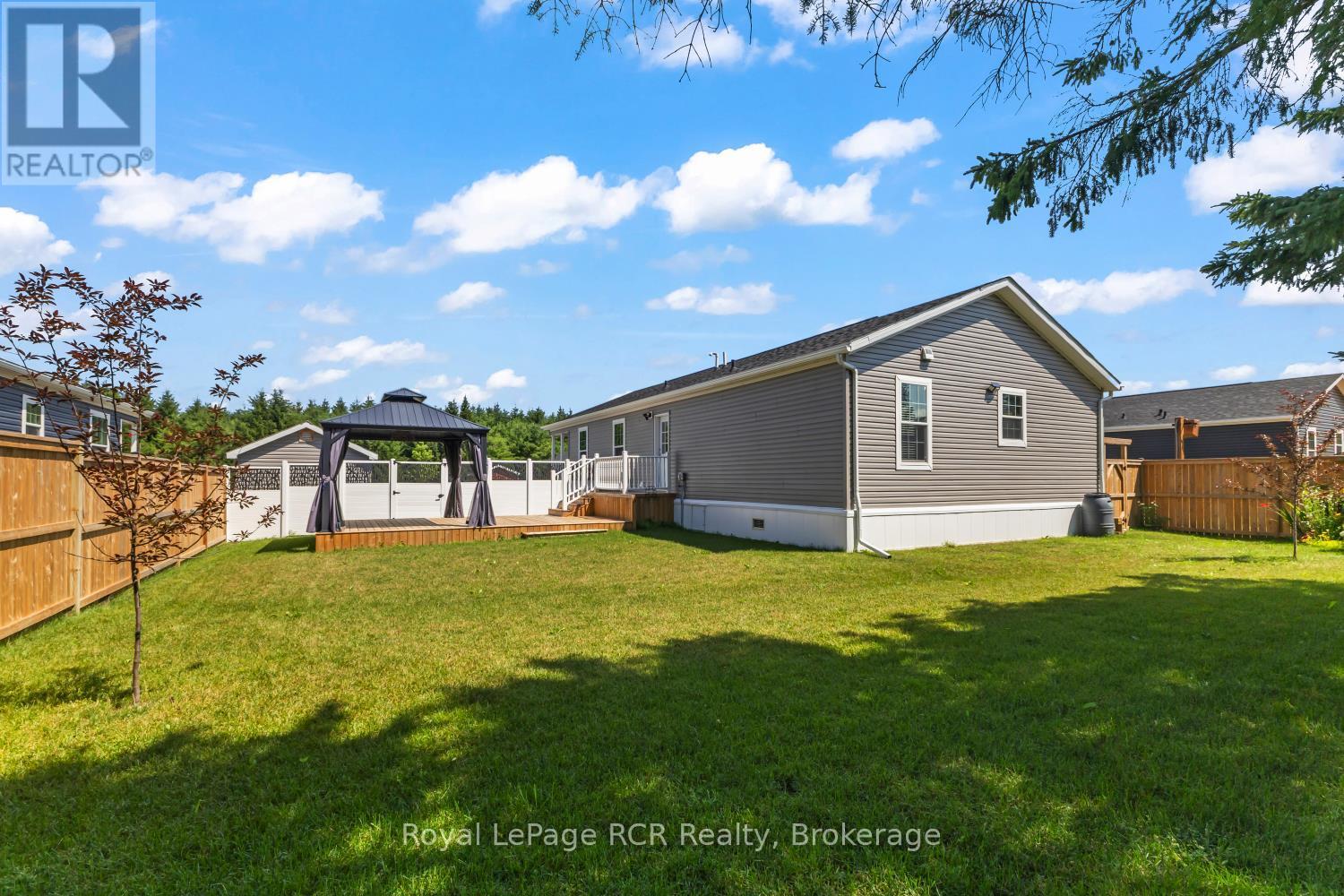 206 SPRUCE DRIVE - 23