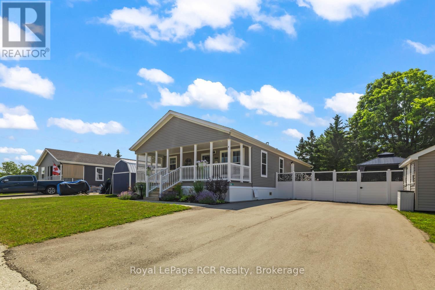 206 SPRUCE DRIVE - 25
