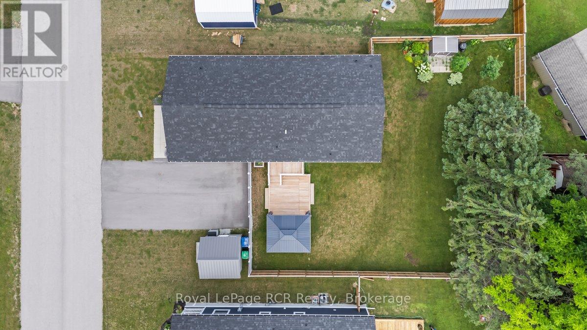 206 SPRUCE DRIVE - 30