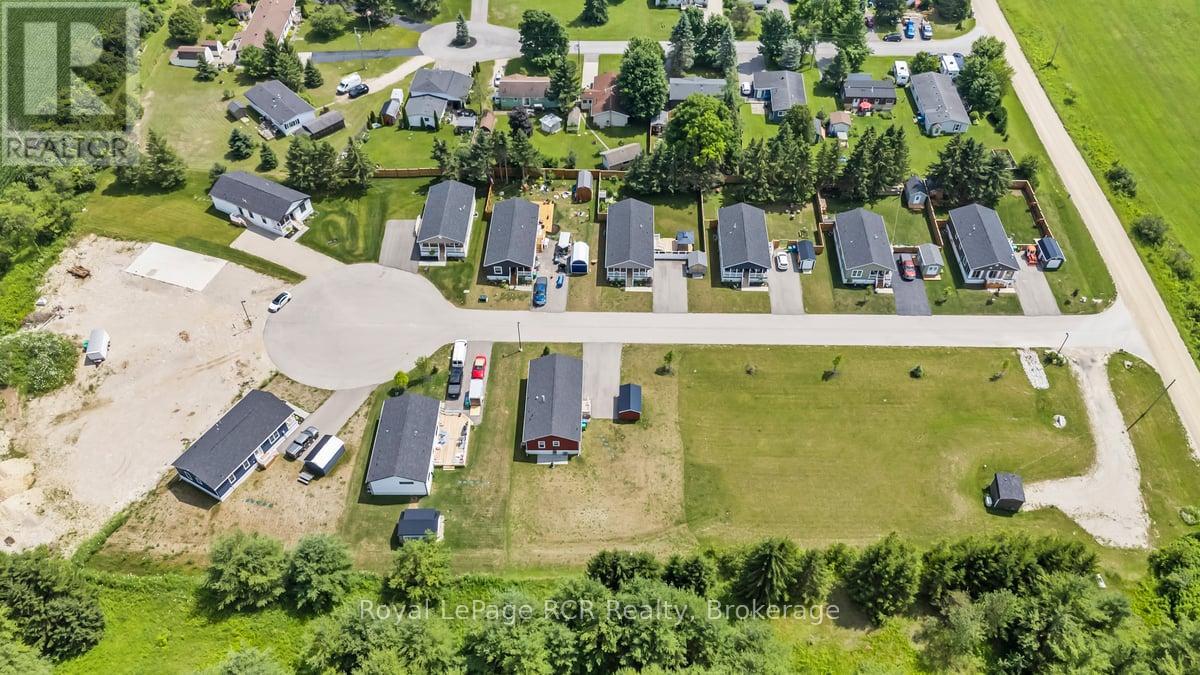 206 SPRUCE DRIVE - 35