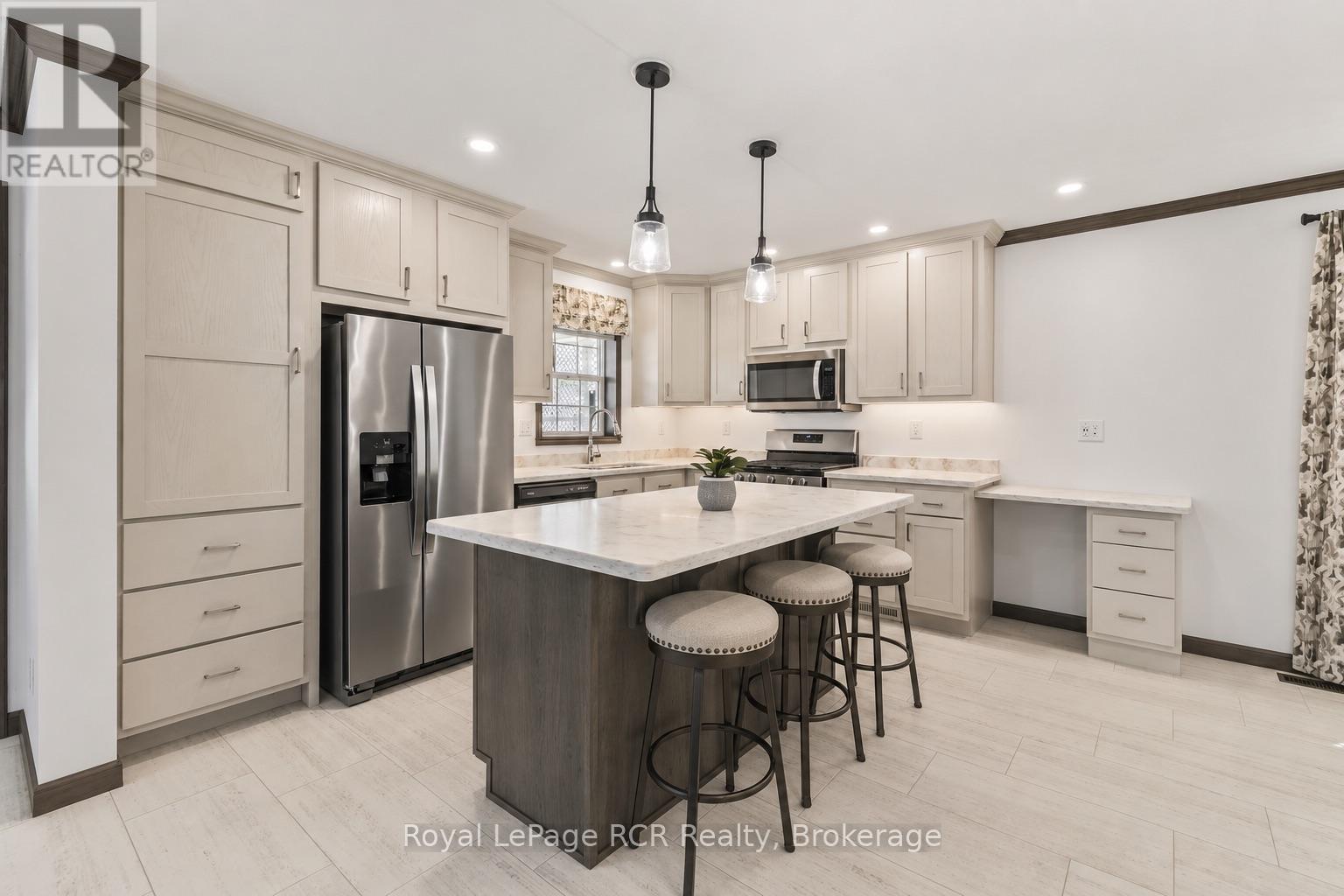 206 SPRUCE DRIVE - 7