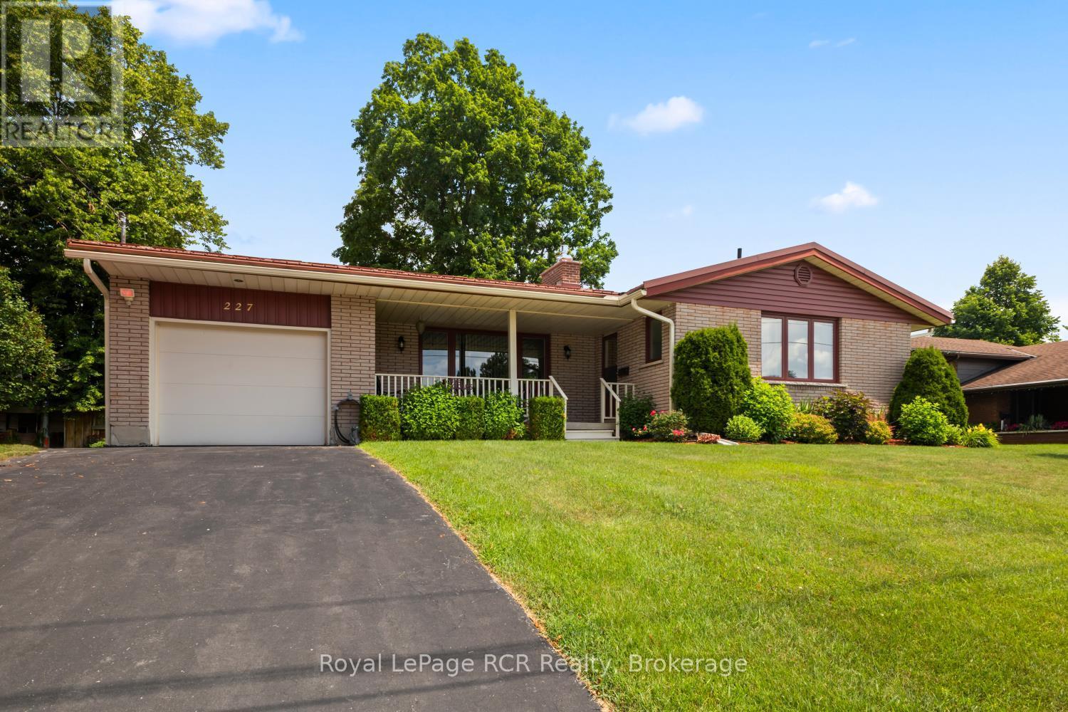 227 15TH AVENUE - 3