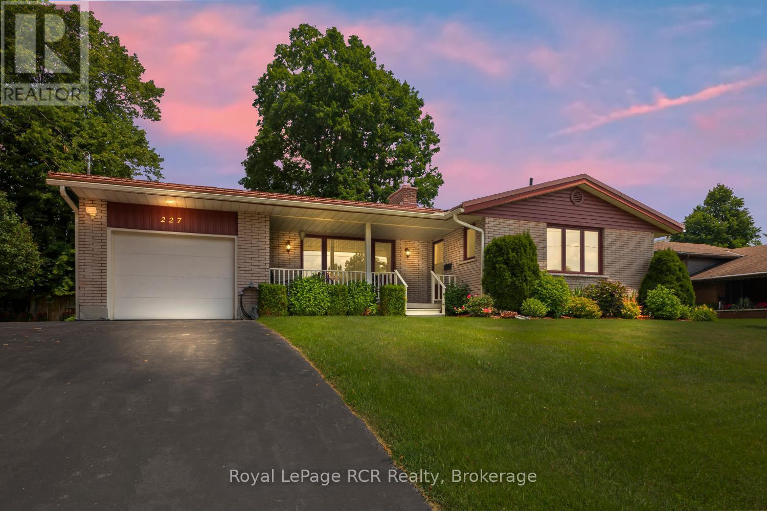 227 15TH AVENUE - 37