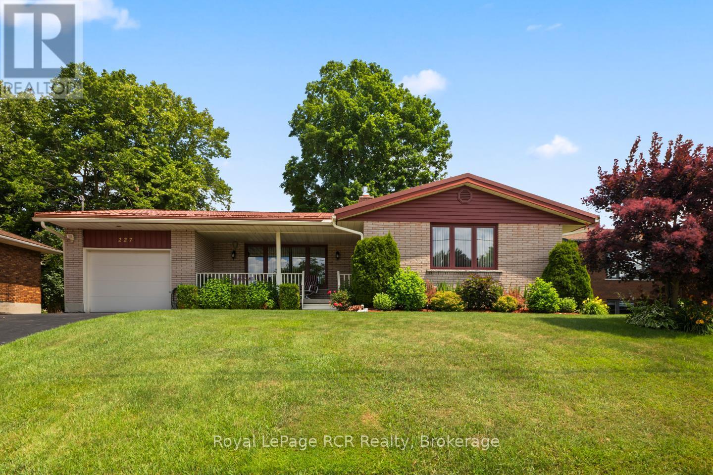227 15TH AVENUE - 4
