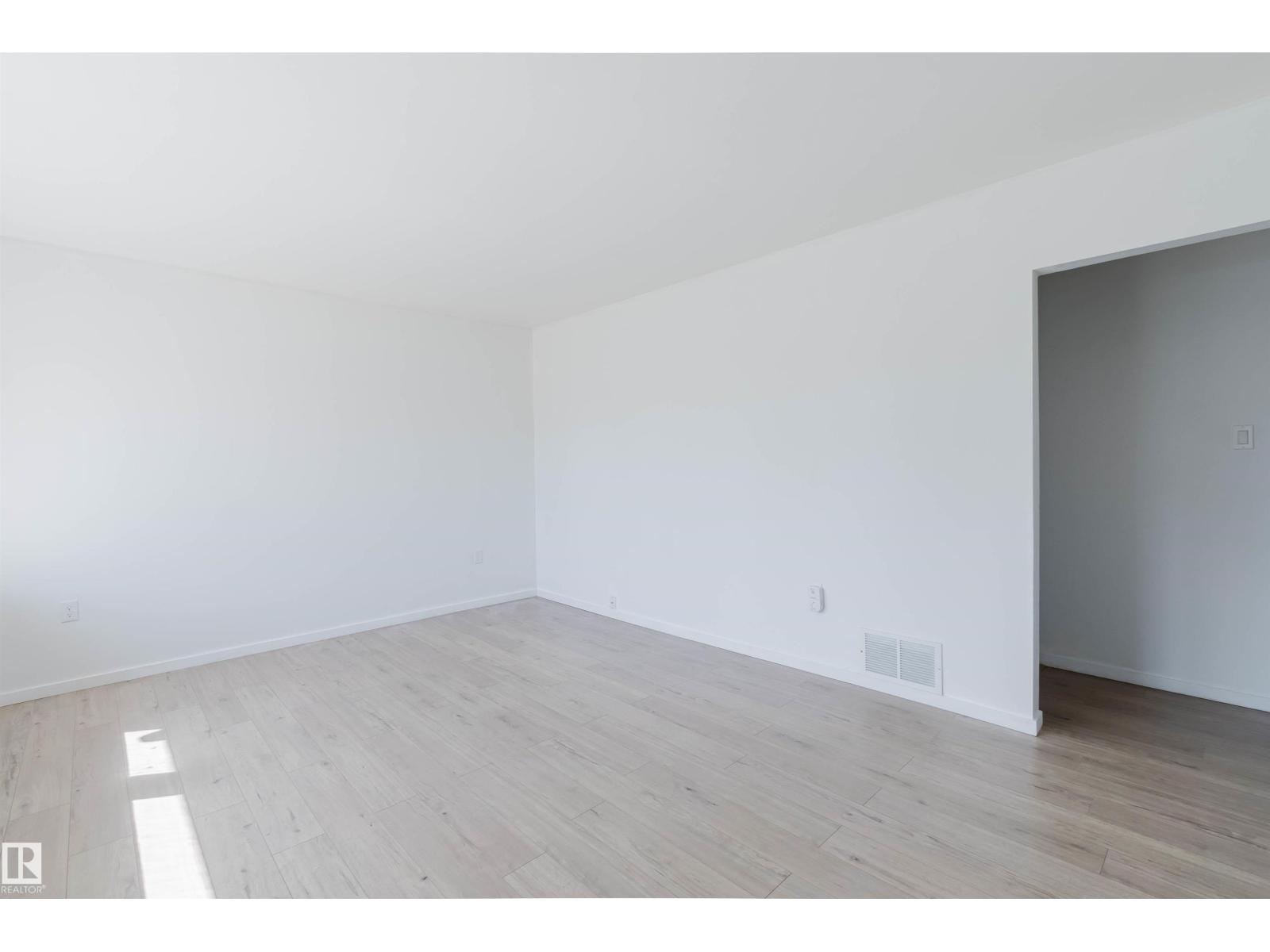 9606 163 ST NW - 3