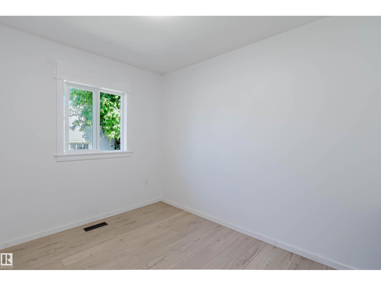 9606 163 ST NW - 11