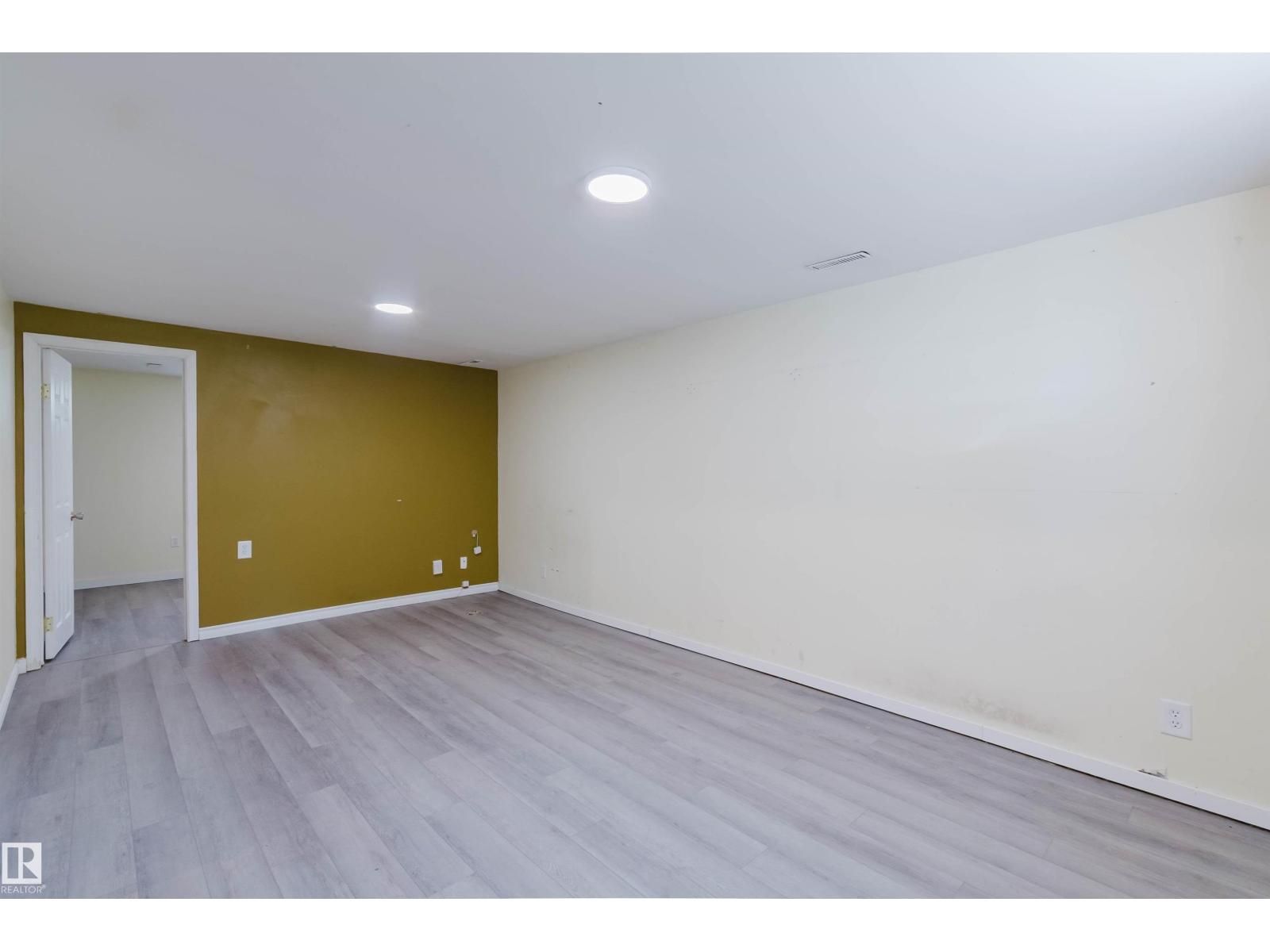 9606 163 ST NW - 23