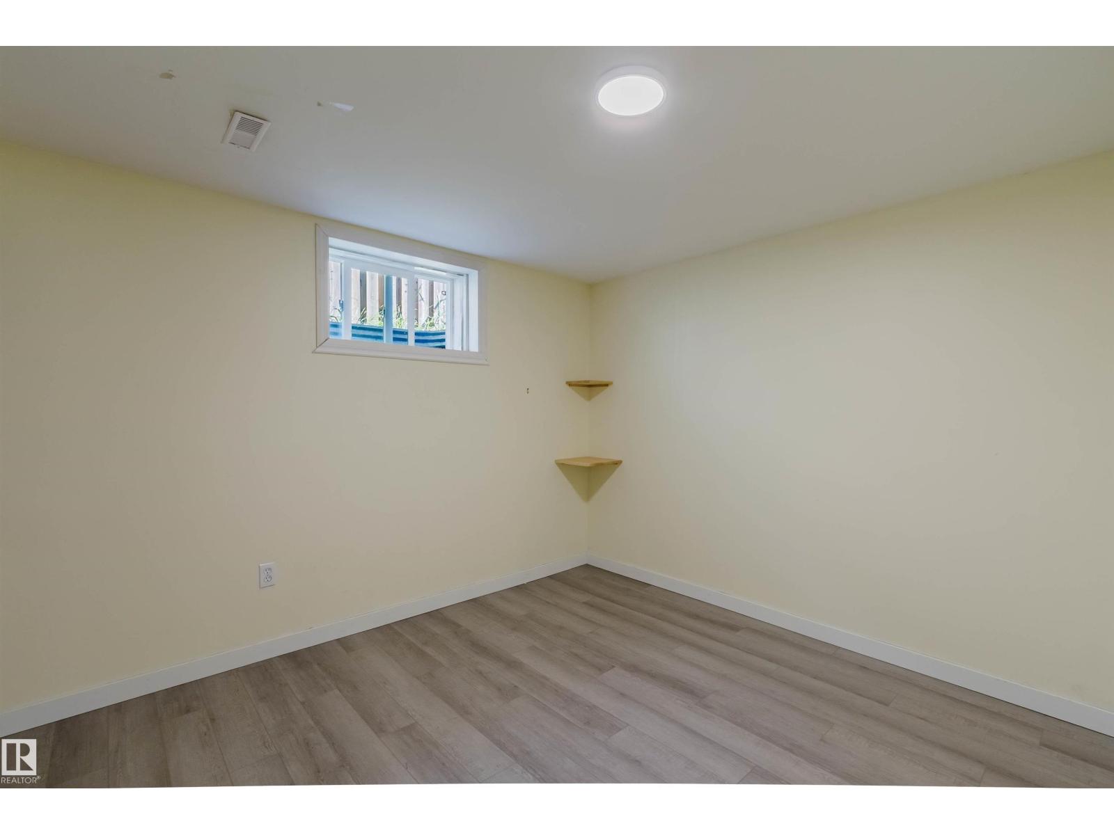 9606 163 ST NW - 27