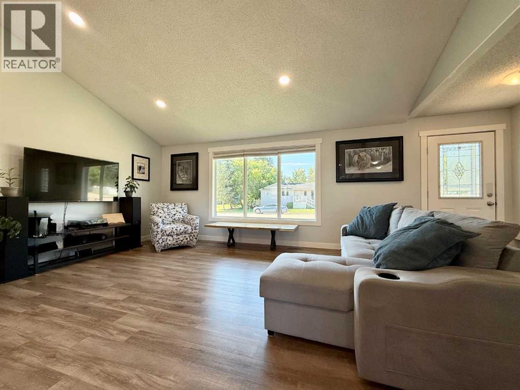 5008 4 Avenue - photo 3