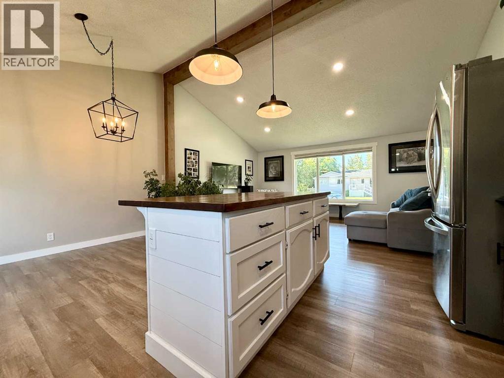5008 4 Avenue — photo 13