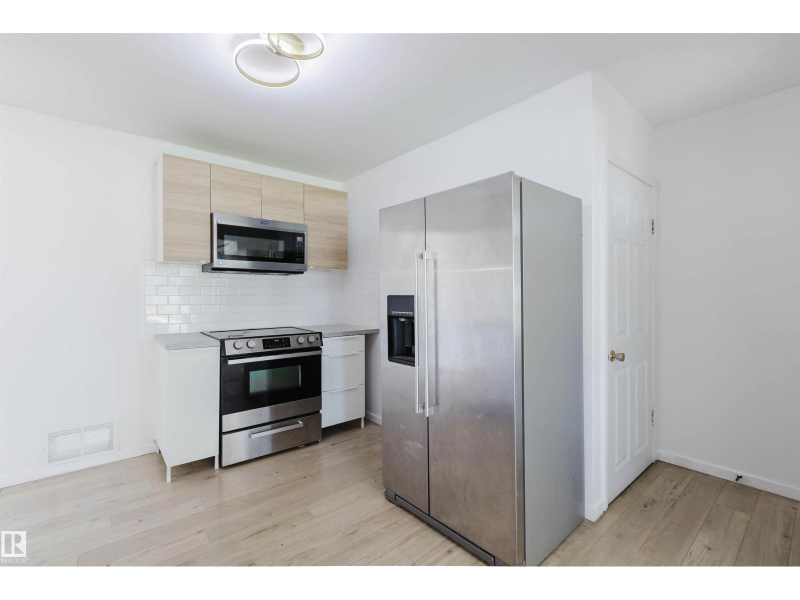 9606 163 ST NW - 16