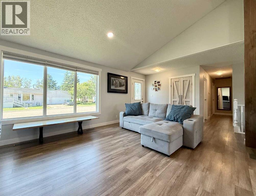 5008 4 Avenue - photo 5