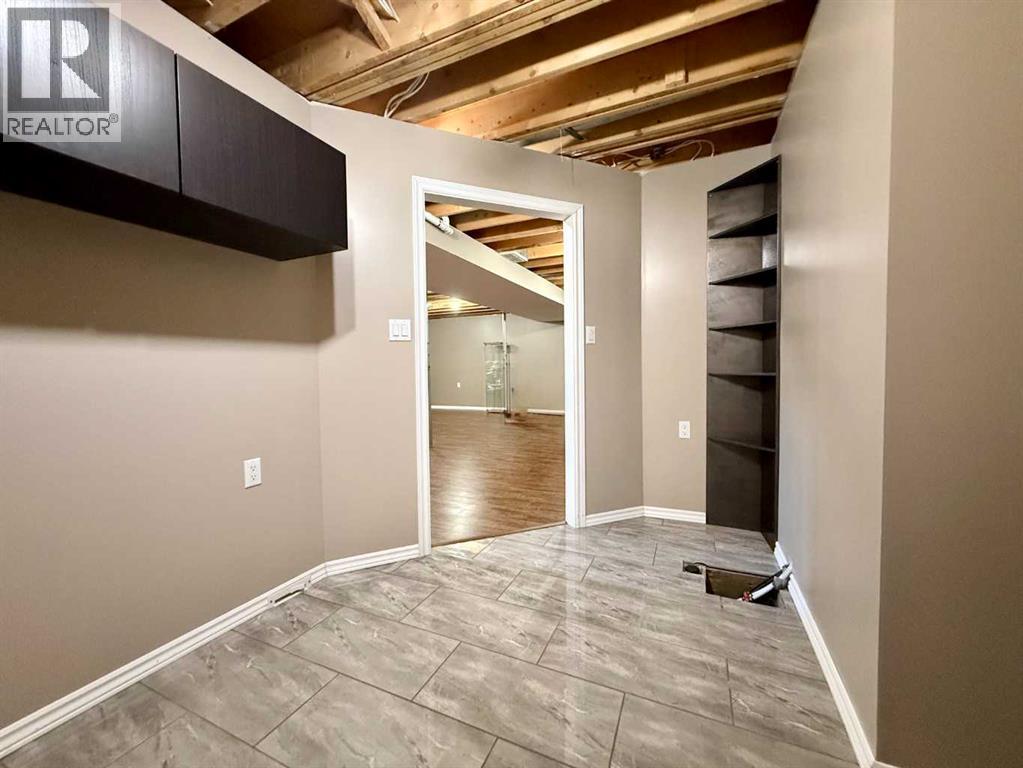 5008 4 Avenue — photo 31