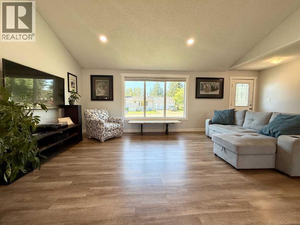 5008 4 Avenue - photo 4