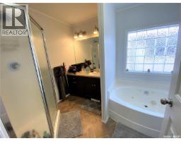 9 Golfview Crescent, Kindersley, SK S0L1S1 Photo 11
