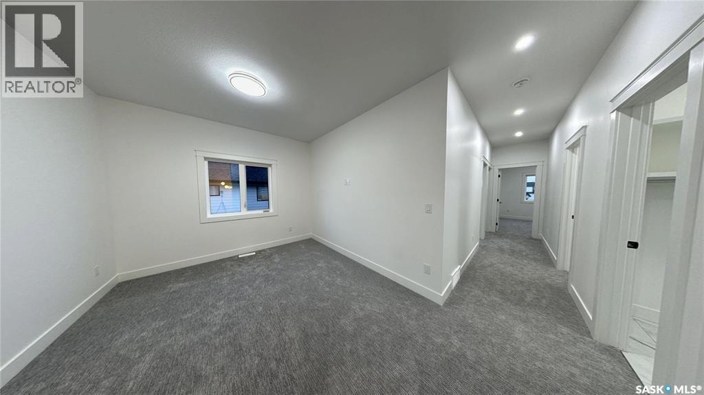 443 Yuel CRESCENT - 8