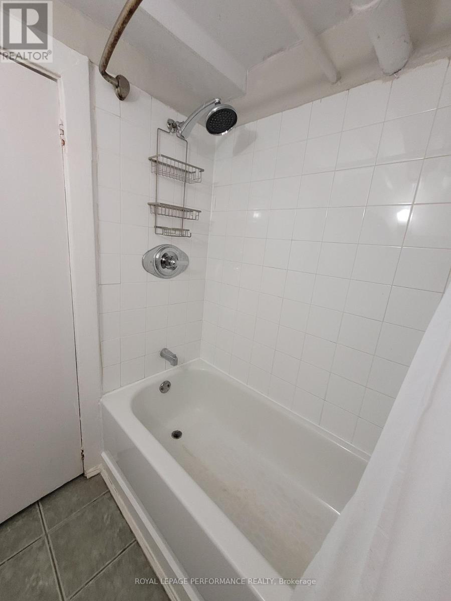 721 B Cooper Street
