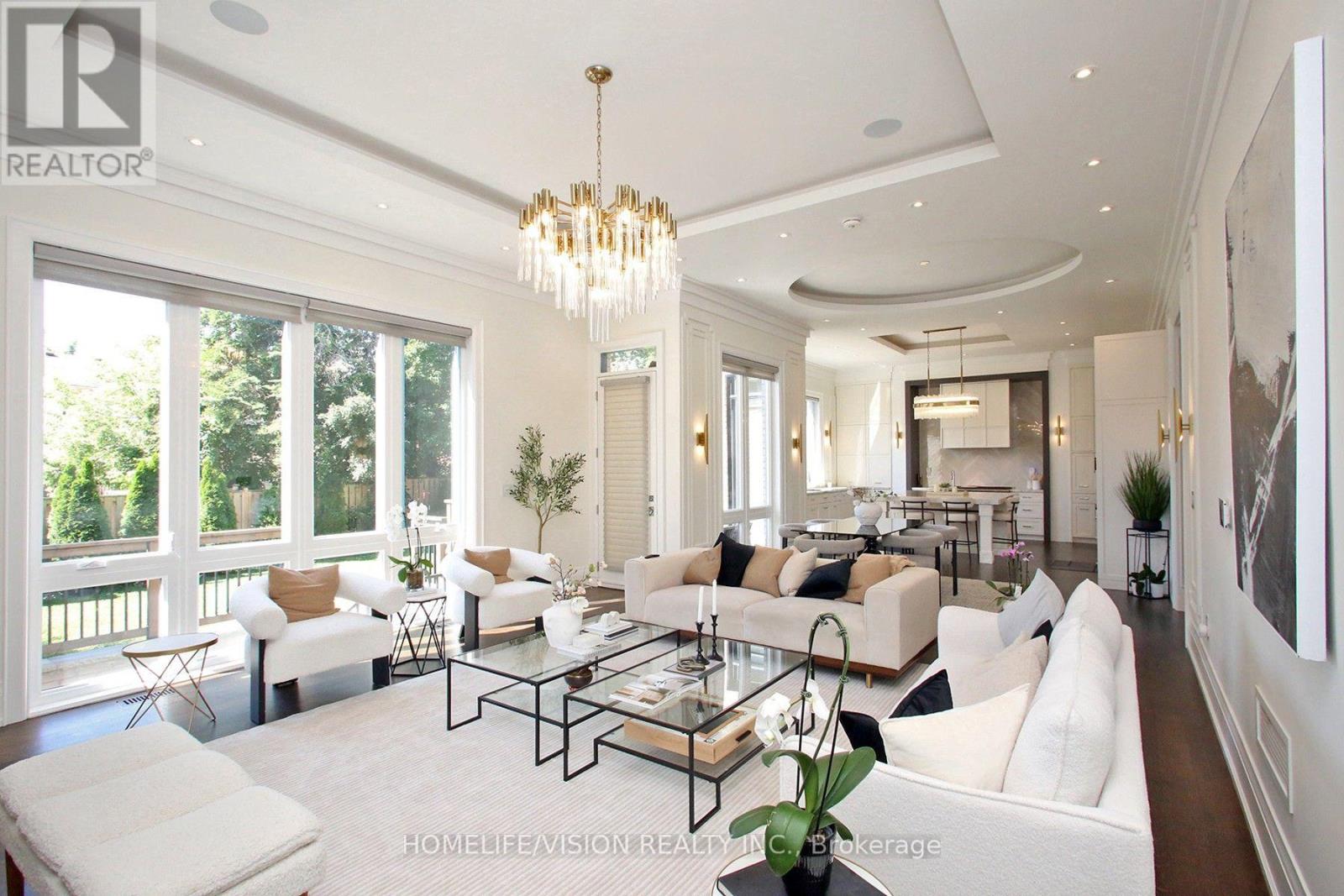 35 LONGWOOD DRIVE SW - 11