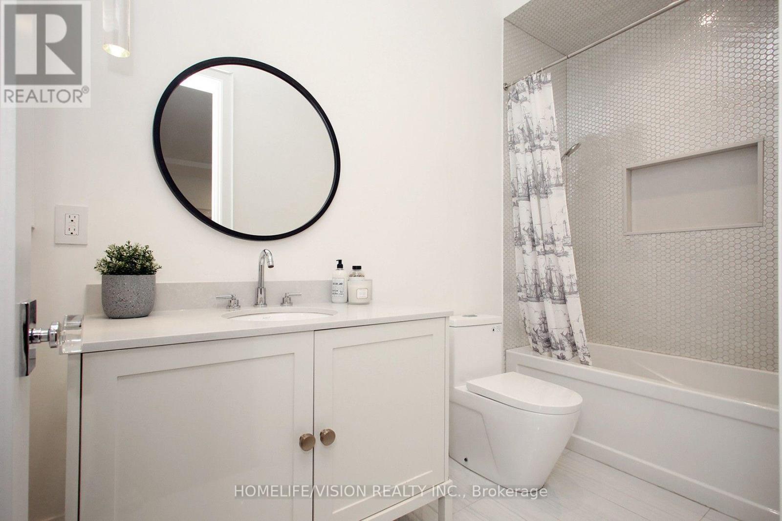 35 LONGWOOD DRIVE SW - 41